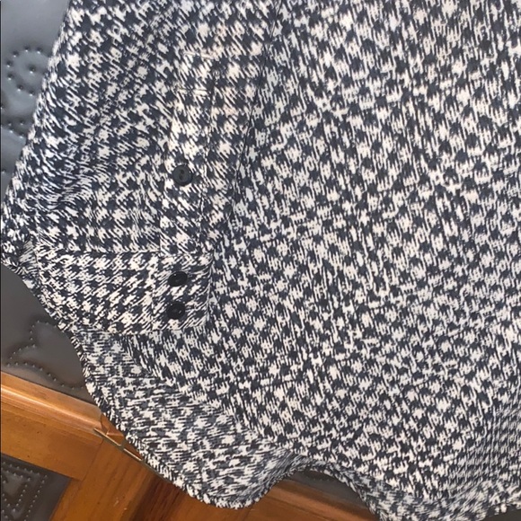 2/$10- NYDJ- Long Sleeve Henley Houndstooth Blouse - Picture 8 of 11